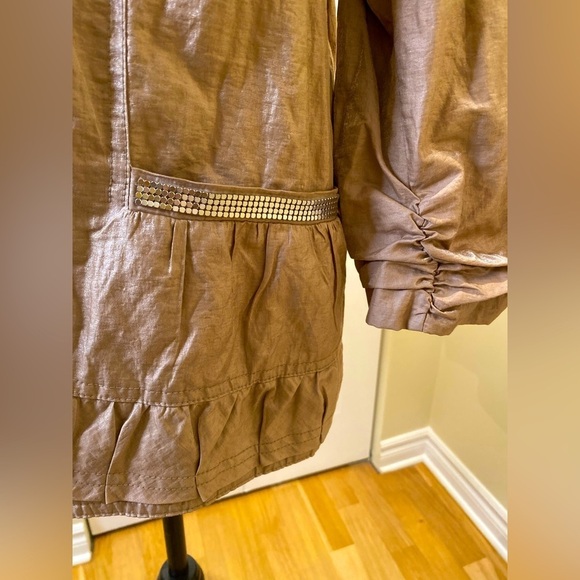 Chico’s shiny crinkle blazer, shimmery  w/ ruched sleeves effect. - Picture 6 of 11